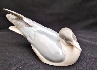 Статуетка - порцелан