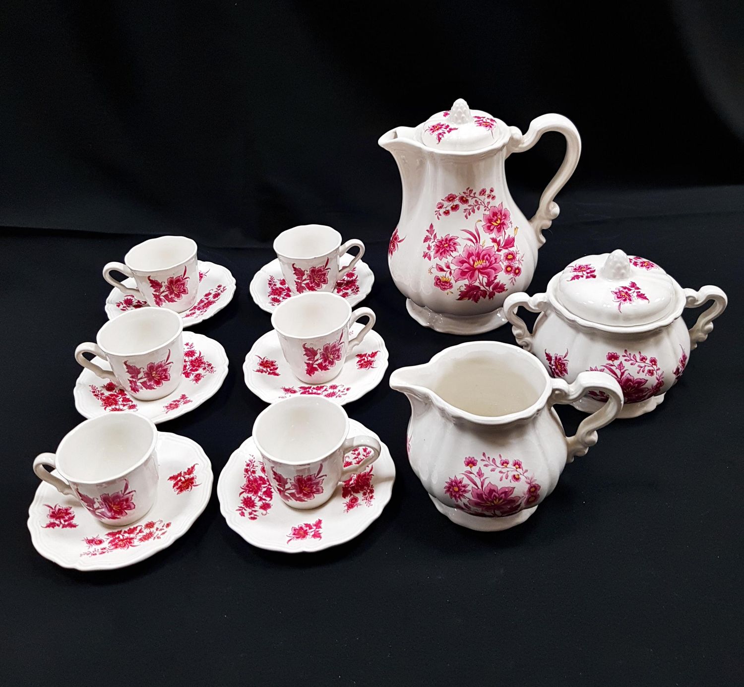 Порцеланов сервиз