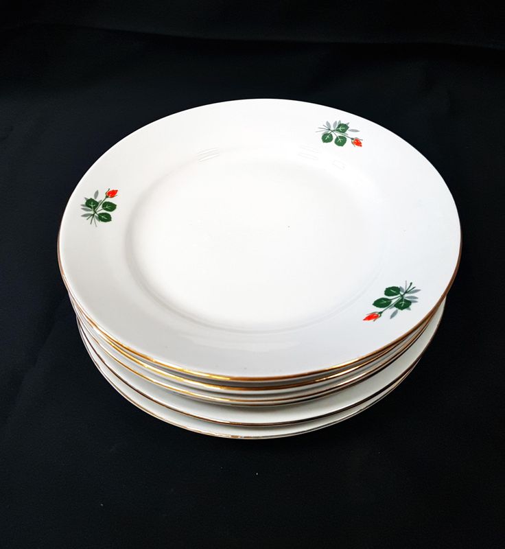 Плоска чиния