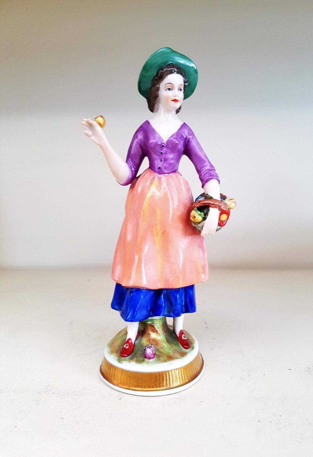 Статуетка - порцелан