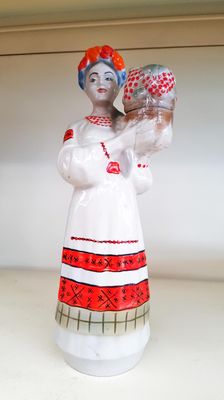 Статуетка - порцелан