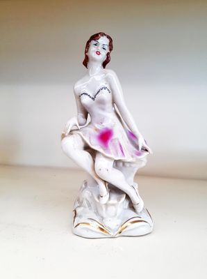 Статуетка - порцелан Статуетка - порцелан