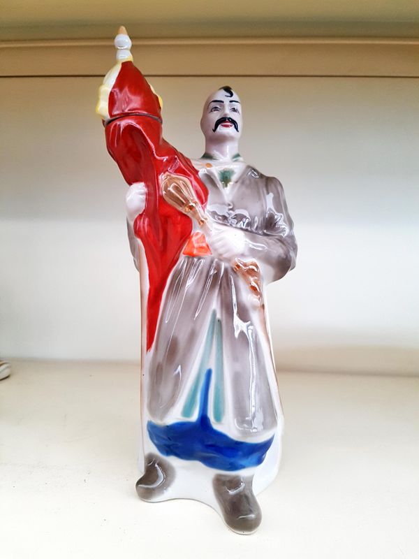 Статуетка - порцелан