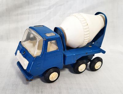 Метална количка Метална количка