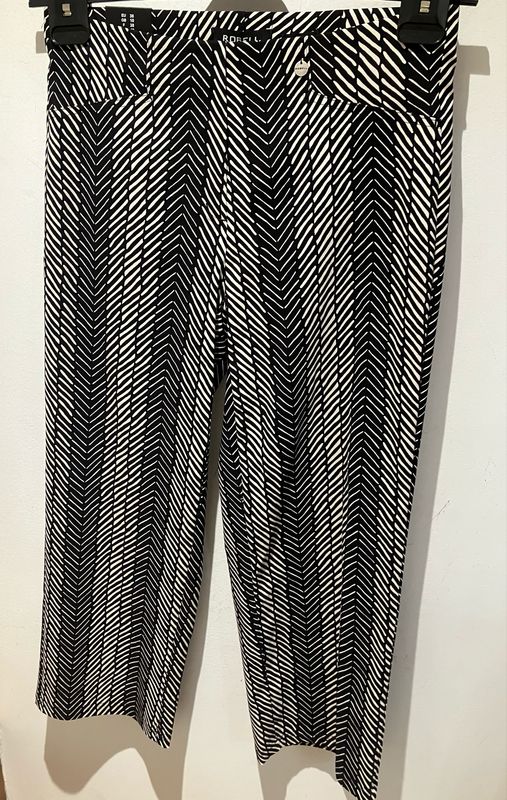 Robell EFI 09 Wide Leg Ankle Relax Fit Trousers Black And Cream and White 51539 Robell EFI 09 Wide Leg Ankle Relax Fit Trousers Black And Cream and White 51539