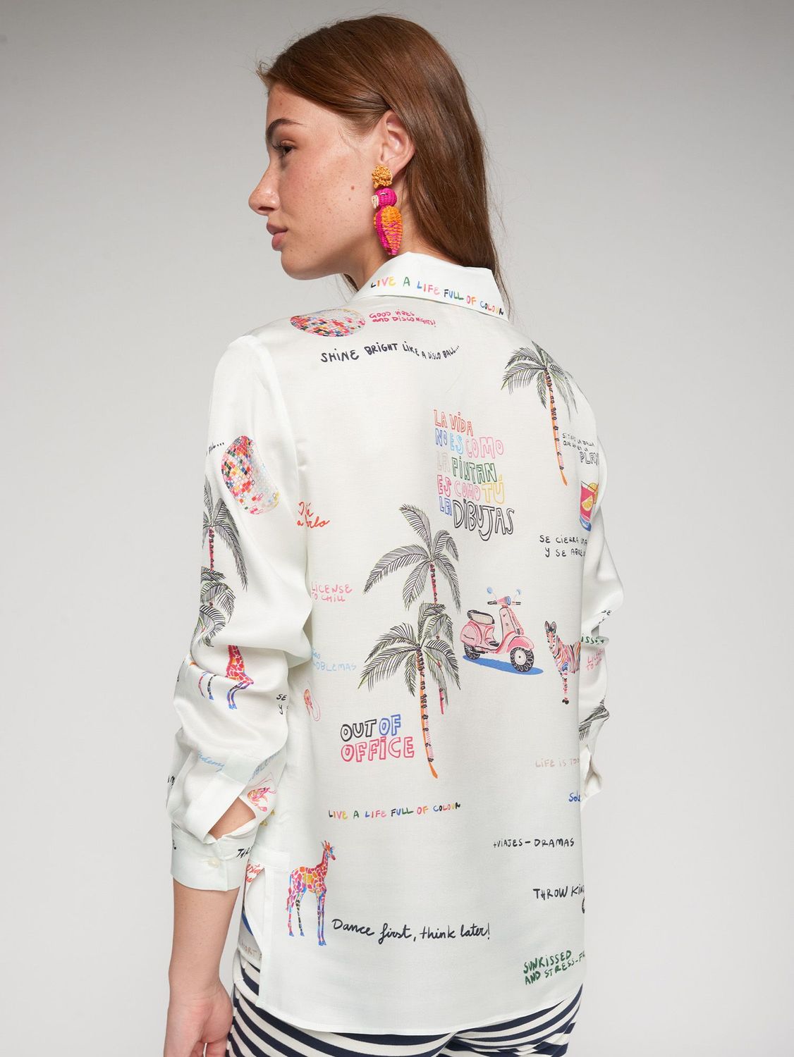 Vilagallo WHITE SHIRT WITH QUIRKY PRINT 33595