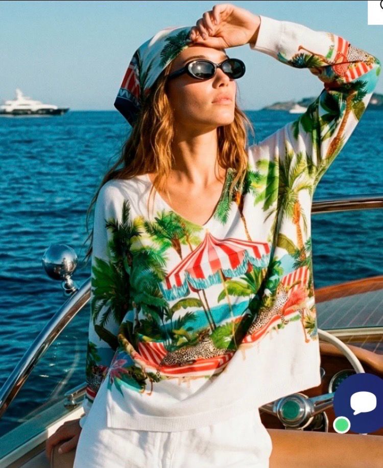 Vilagallo DOLCE FAR NIENTE PRINTED SWEATER (with leopard’s And Parasols Print)