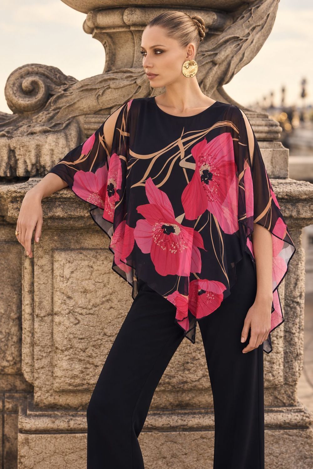 Frank Lyman 269130 Midnight Floral Woven Top
