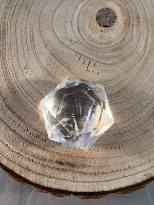 Bergkristal geslepen diamant - 67 gram