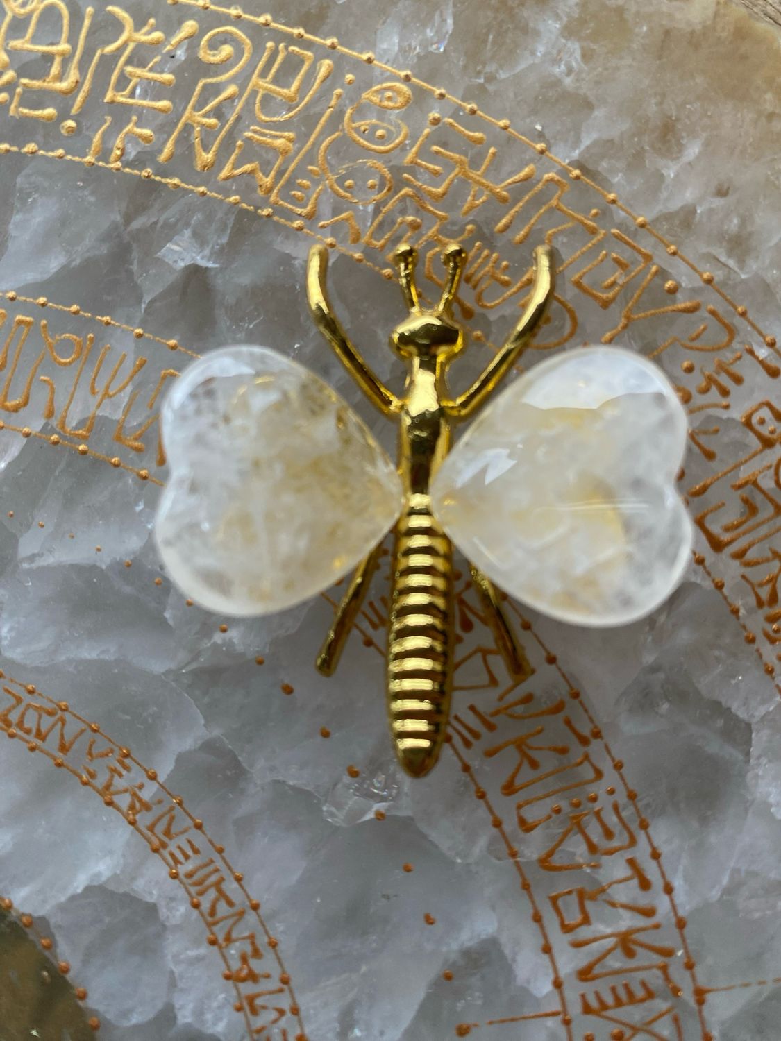 Vlindertje goud met Bergkristal