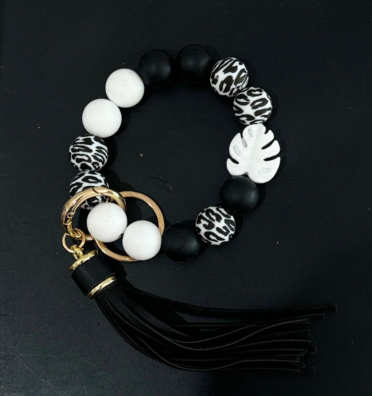 Beaded Bracelet Keyrings, Colour: Black, White, Leopard, White leaf