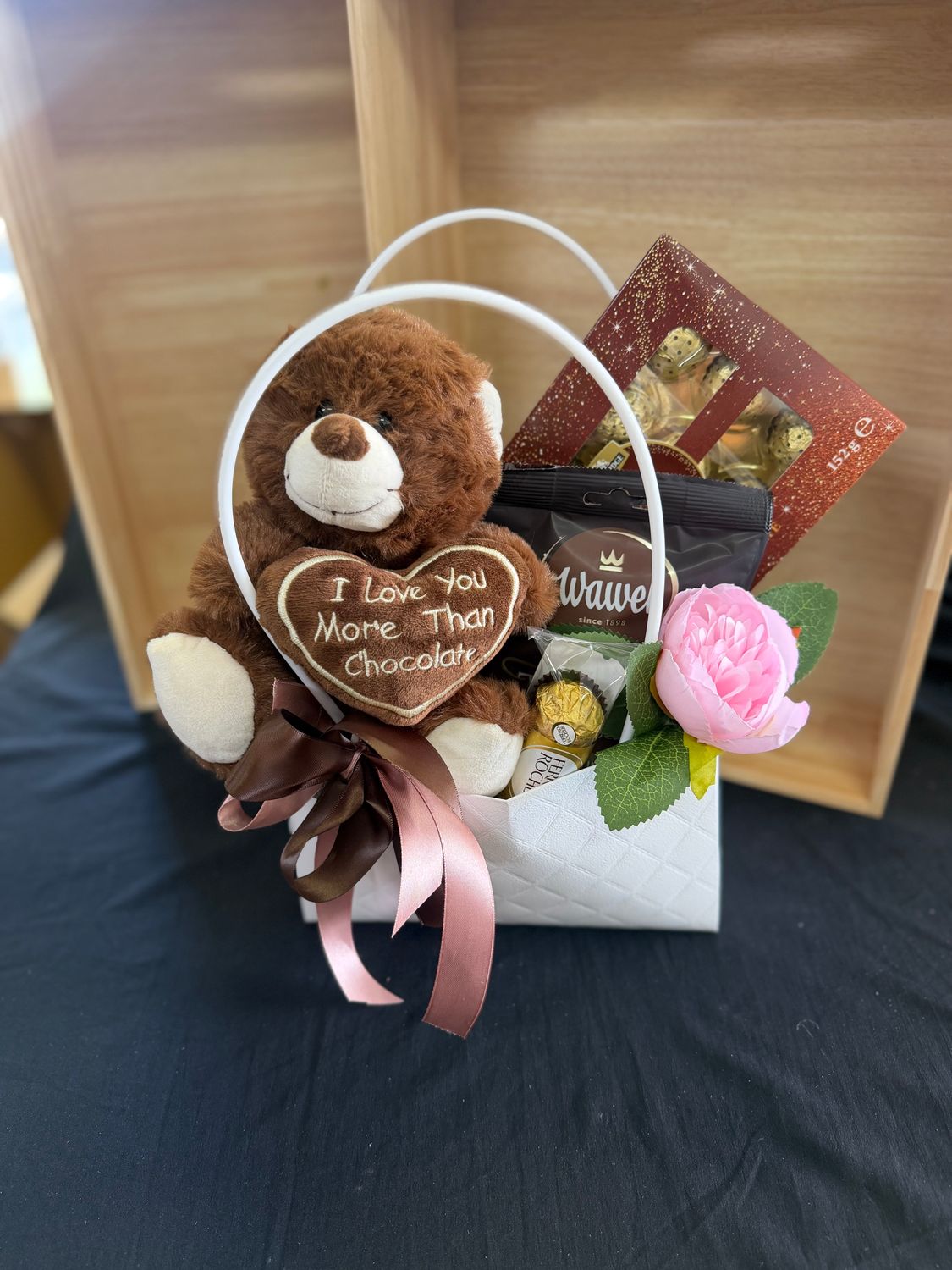 Hamper "I love you more than Chocolate"