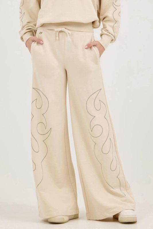 Wrangler® X Lainey Wilson Cowboy Sweatpants