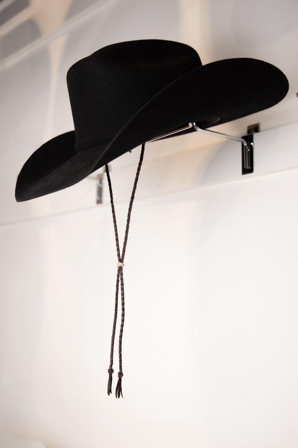 Braided Leather Stampede Strings with Pin - Black and Brown