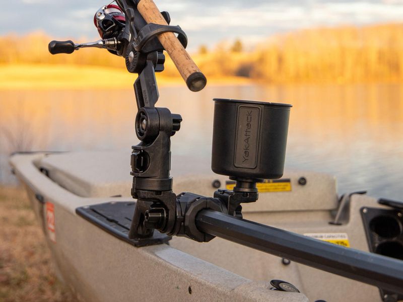 YakAttack 90 Degree MightyMount Vertical Track  Adapter