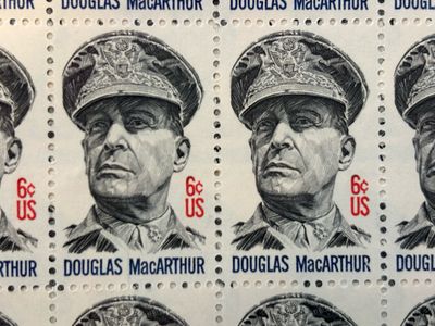 Gen. Douglas MacArthur Stamp - Single Stamp