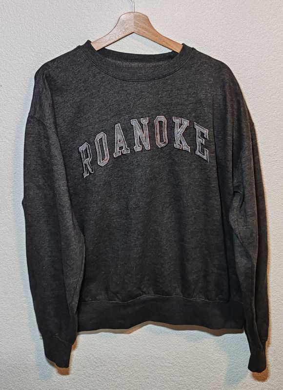?? Sweat Vintage ROANOKE – Années 90 – Taille XL ?? Sweat Vintage ROANOKE – Années 90 – Taille XL