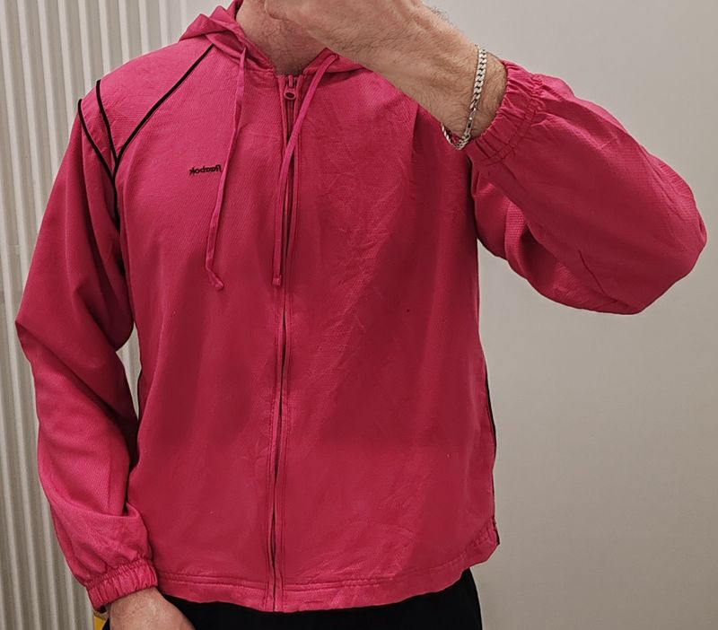 Veste Reebok zippée — Homme, taille M. Veste Reebok zippée — Homme, taille M.