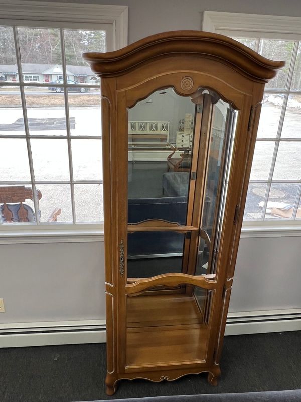 ETHAN ALLEN CURIO