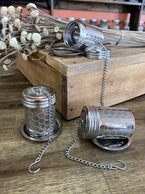 Infuser basket with chain