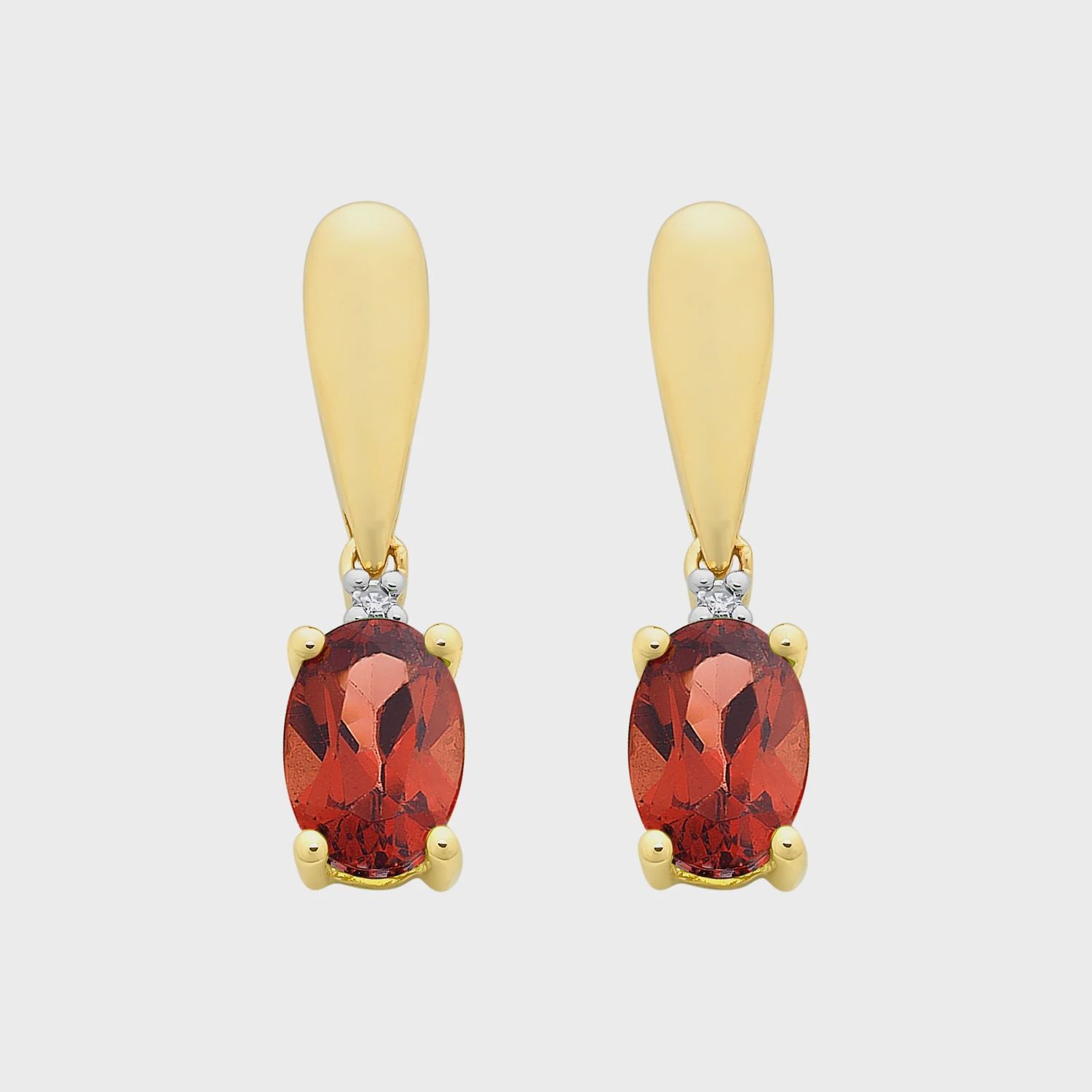 9ct Gold Garnet &amp; Diamond Earrings M3200