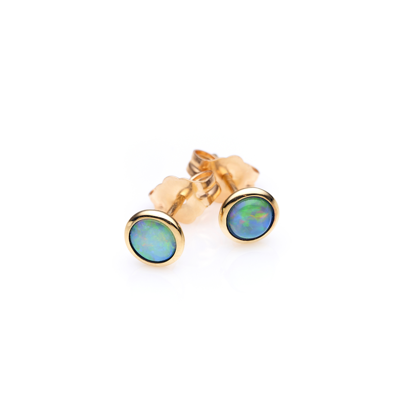 9ct yg light solid opal 4mm studs OE0029Y