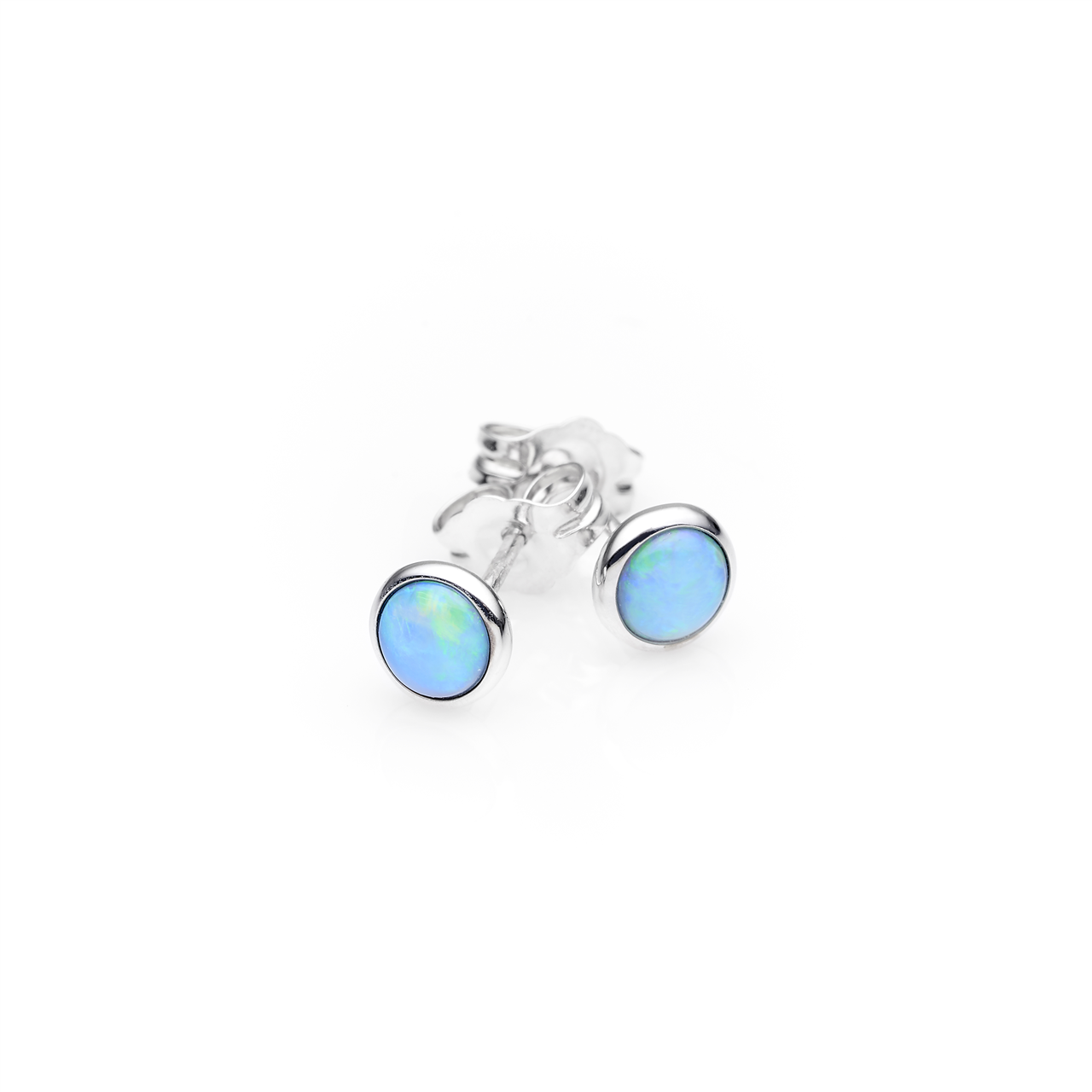 SS LIGHT SOLID OPAL 4 MM STUDS OE002-SS