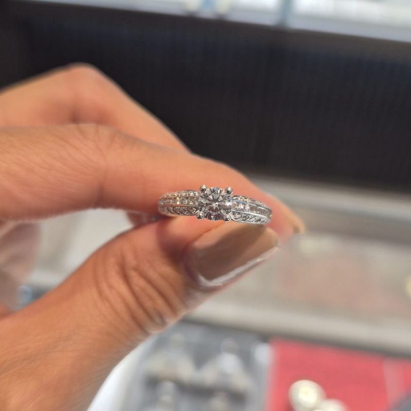 18ct White Gold Engagement Ring