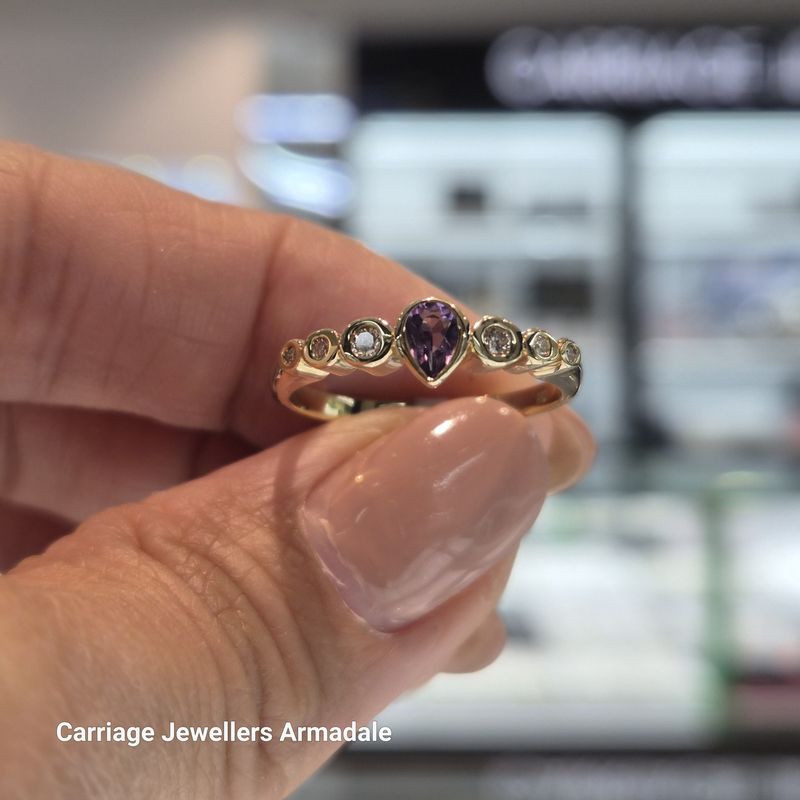 9ct Yellow Gold Pear Amethyst &amp; Diamond Ring