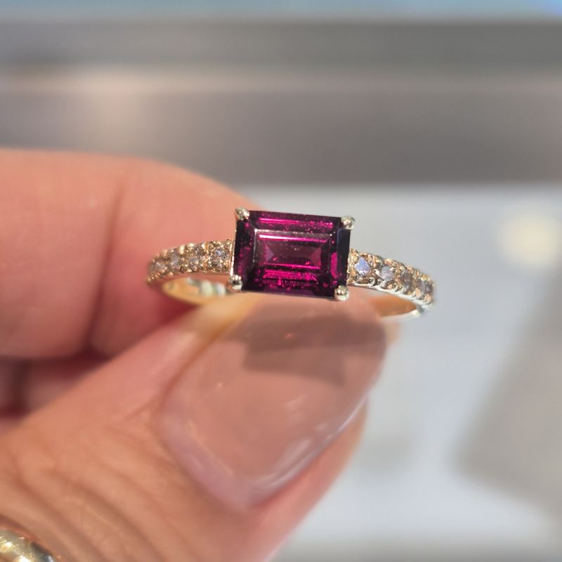 9ct Yellow Gold Emerald-Cut Rhodolite Garnet Diamond Ring