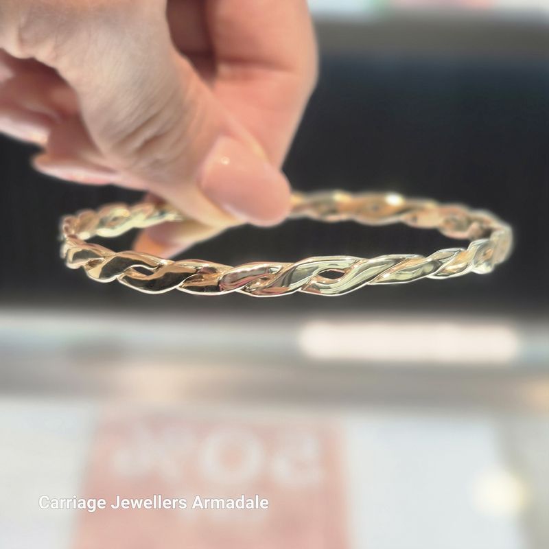9ct Yellow Gold Twisted Curb Link Solid Bangle