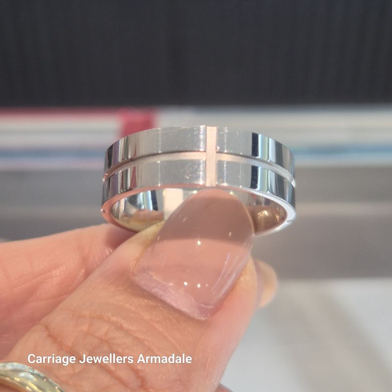 9CT White Gold  Wedding band  8.12 gm 9R915