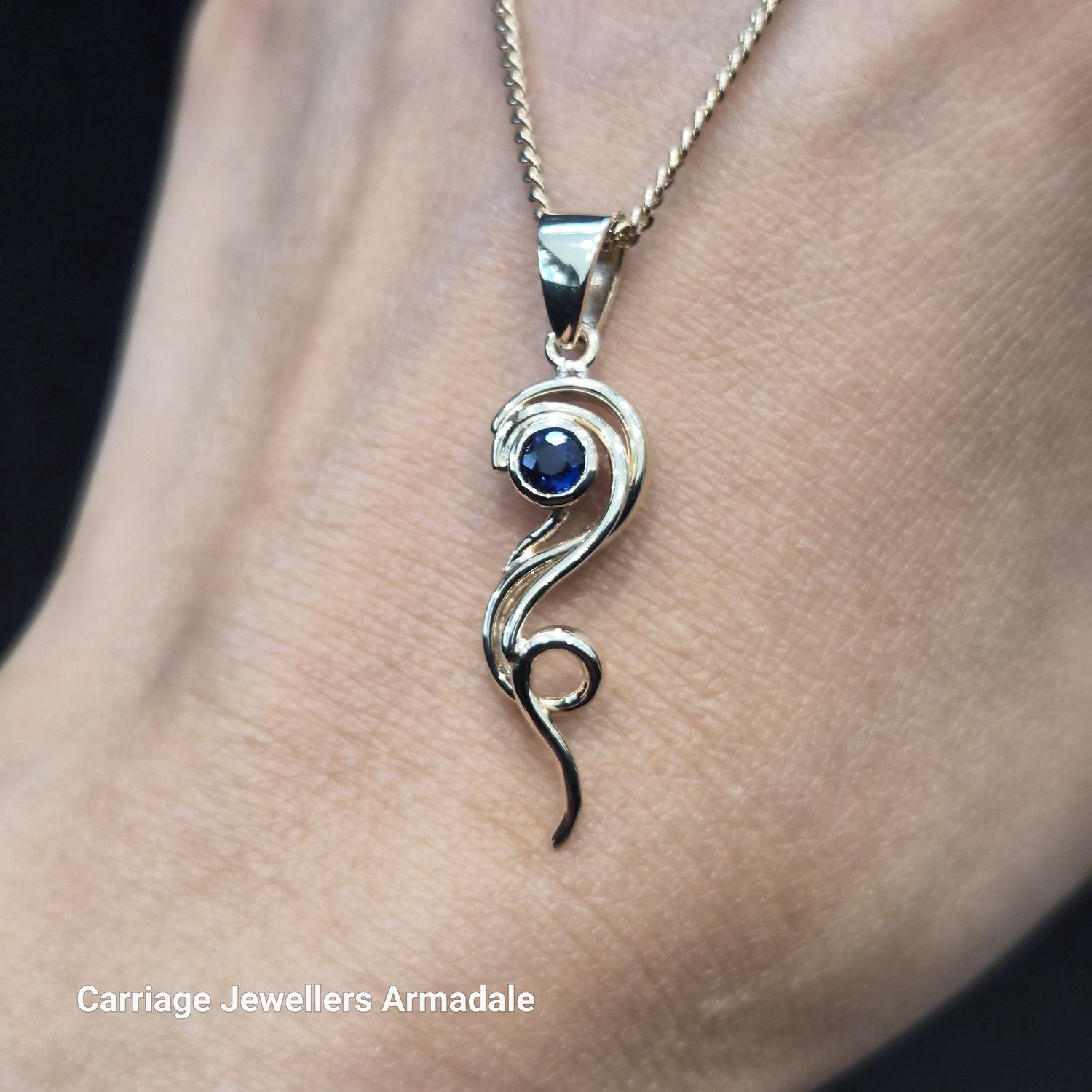 9ct Yellow Gold  Sapphire Pendant