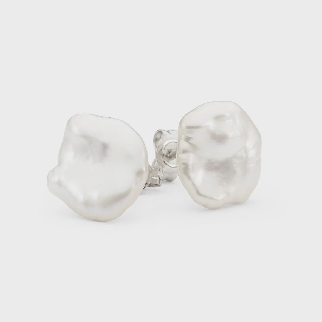 S/S 12mm white keshi FWP studs IKE03-S12
