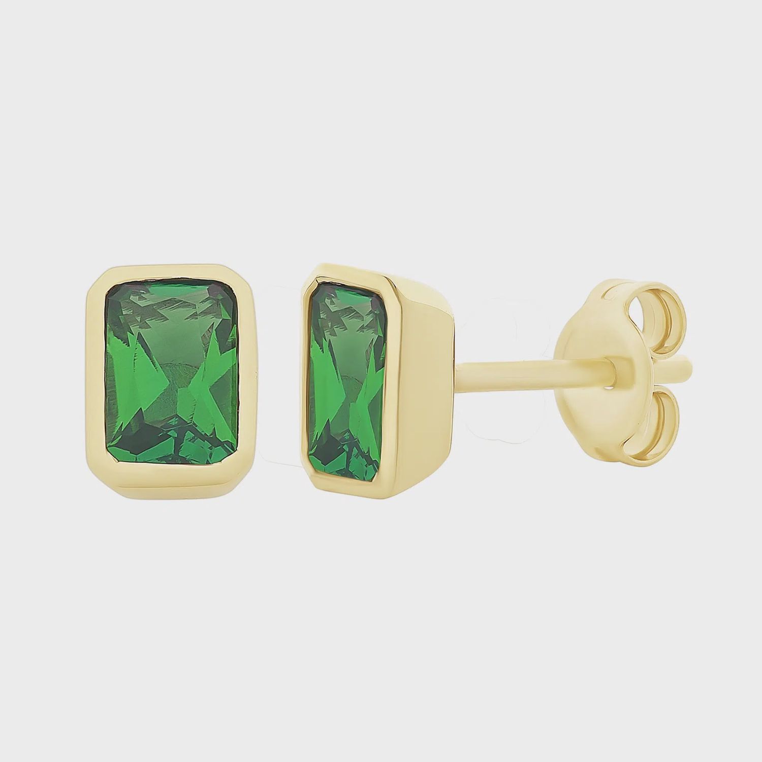 9ct yg cr emerald studs M3147