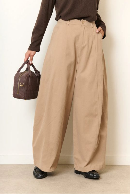 Balloon pants camel