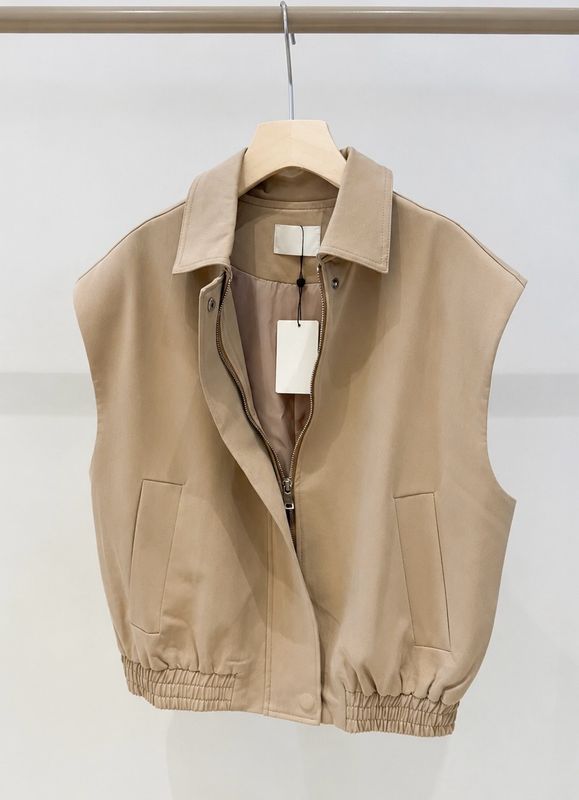 Soft bomber vest camel