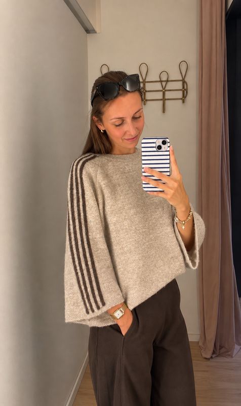 Soft striped knit beige