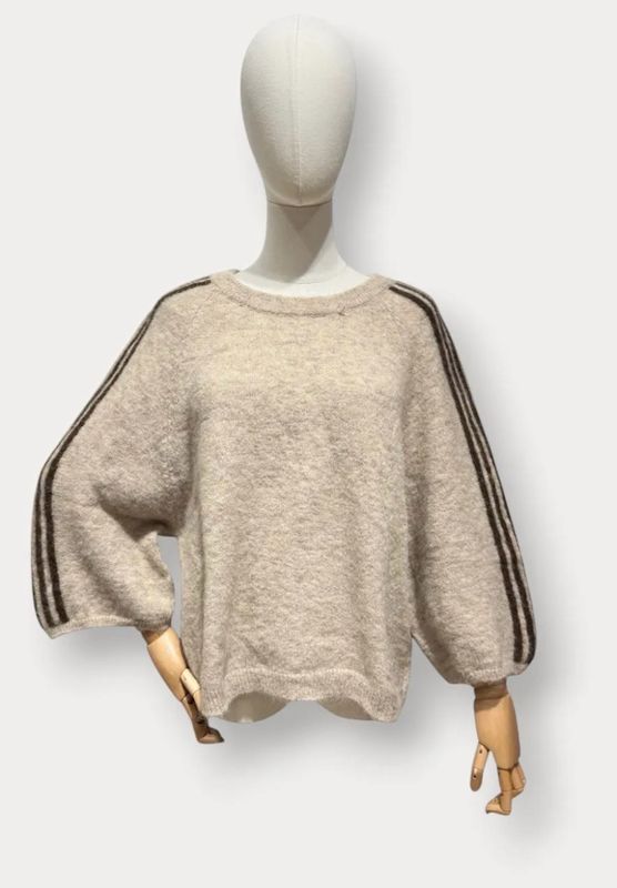Soft striped knit beige
