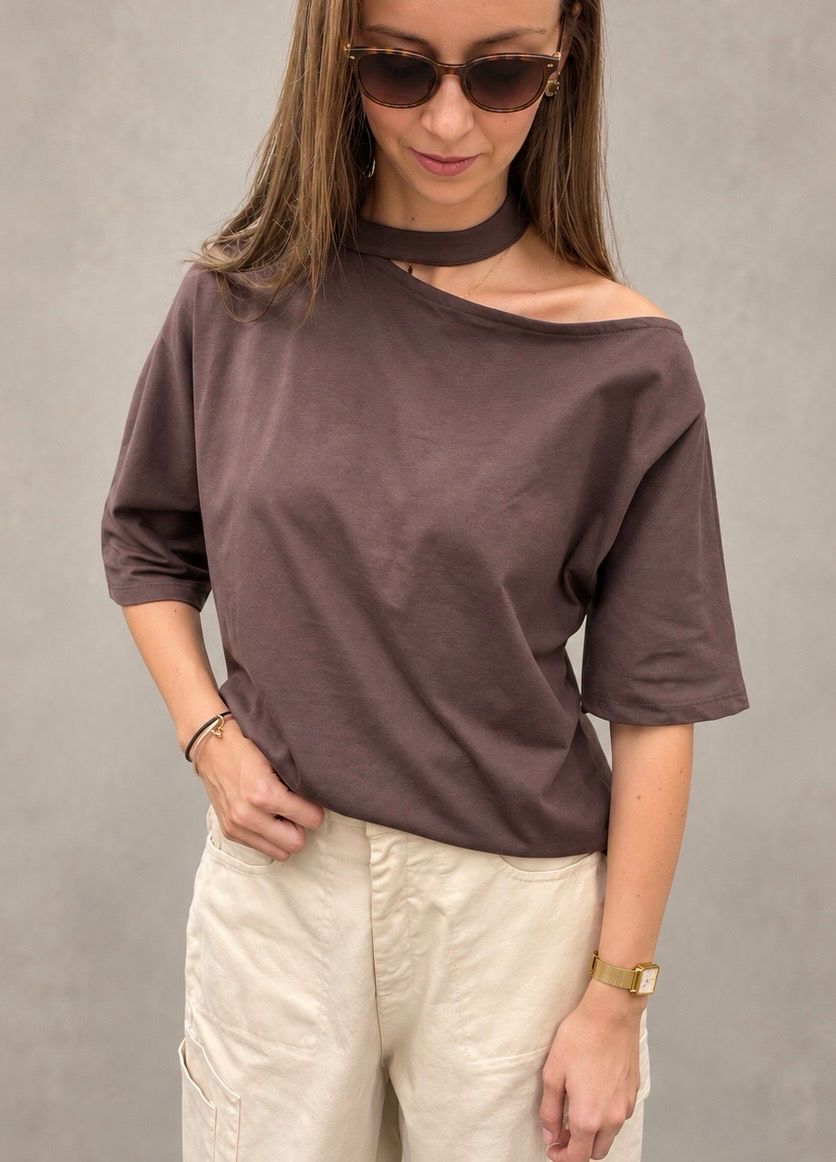 Tuscan cut out tee brown