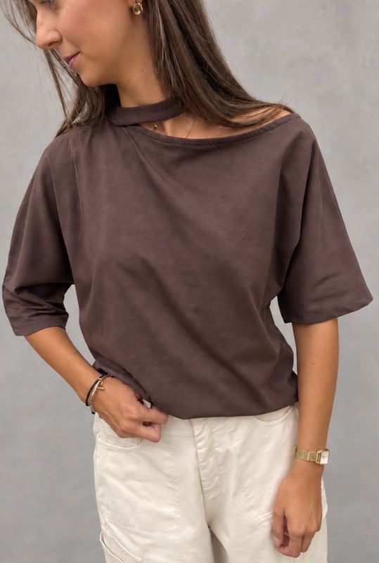 Tuscan cut out tee brown