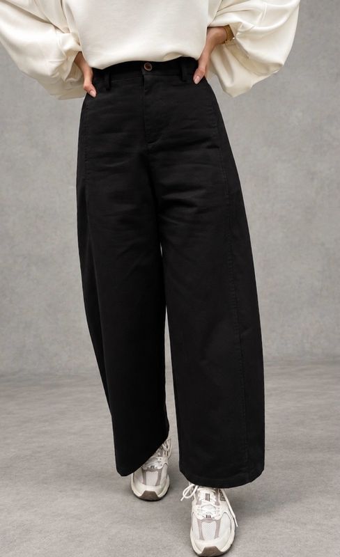 Wide leg pants black