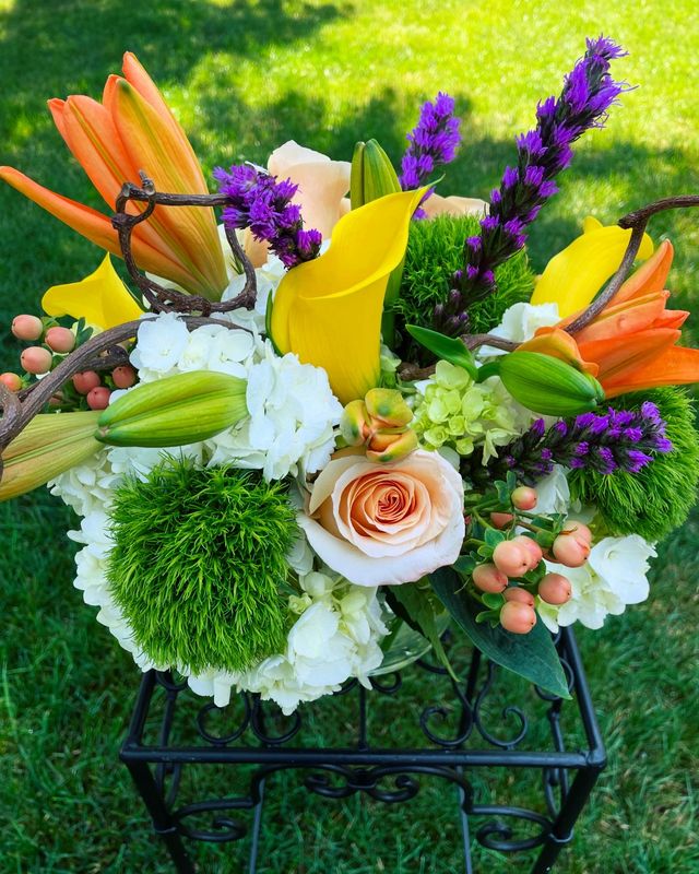 Kompact Design With A Kick by Twigs Floral Design