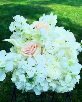 Cloud Nine by Twigs Floral Design