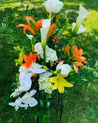 The 'gansett by Twigs Floral Design