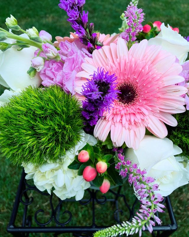 Soft Kiss by Twigs Floral Design