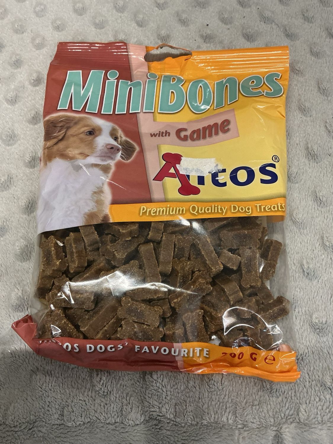 Antos mini bones met wild