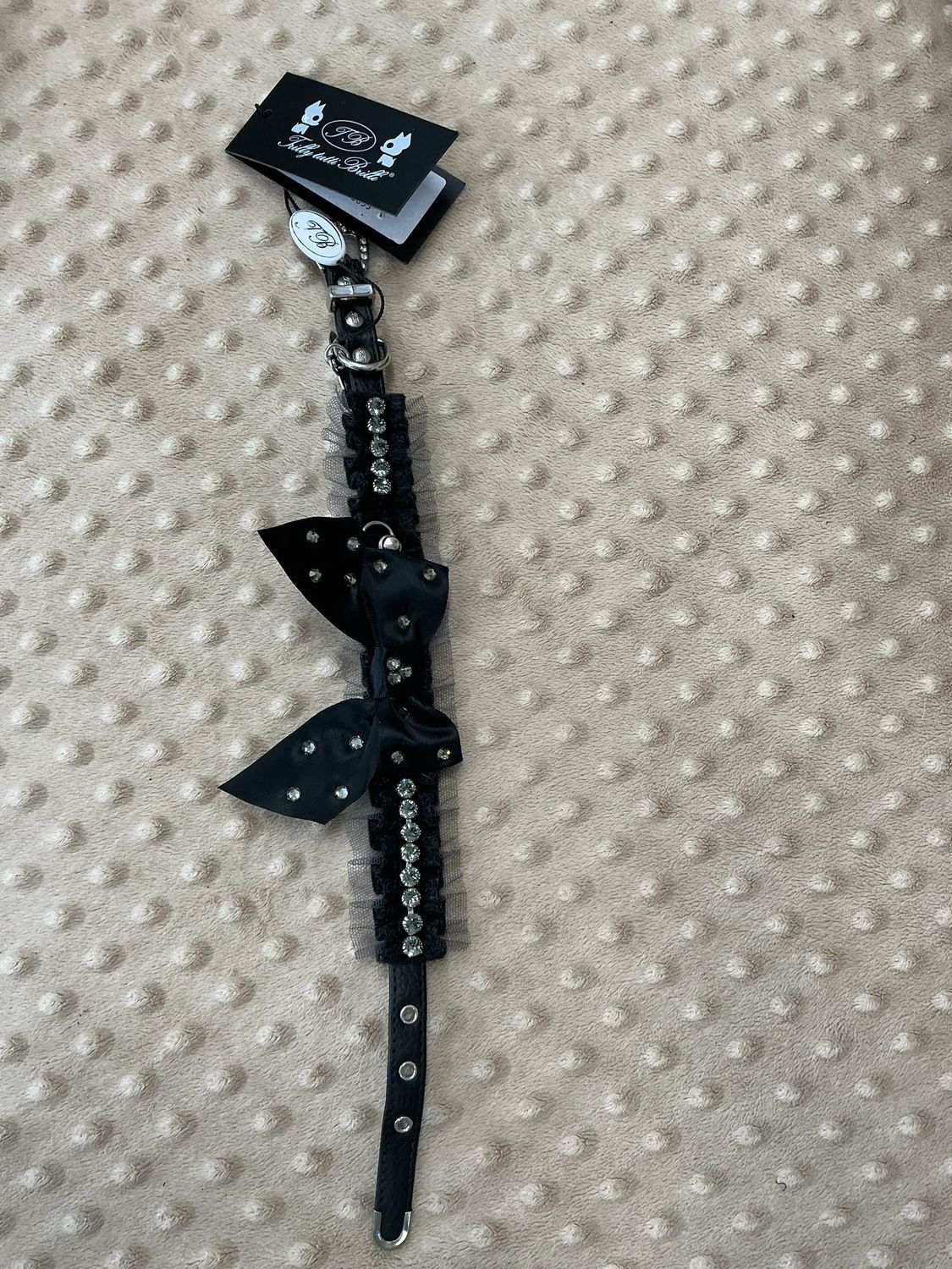 Halsband zwart strikje met steentjes 35cm  Trilly tutti Brilli
