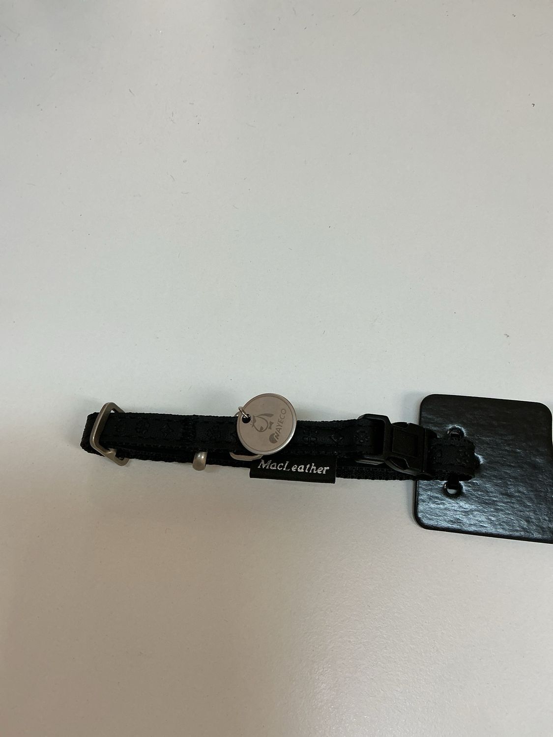 Halsband  zwart 20 tot 33 cm