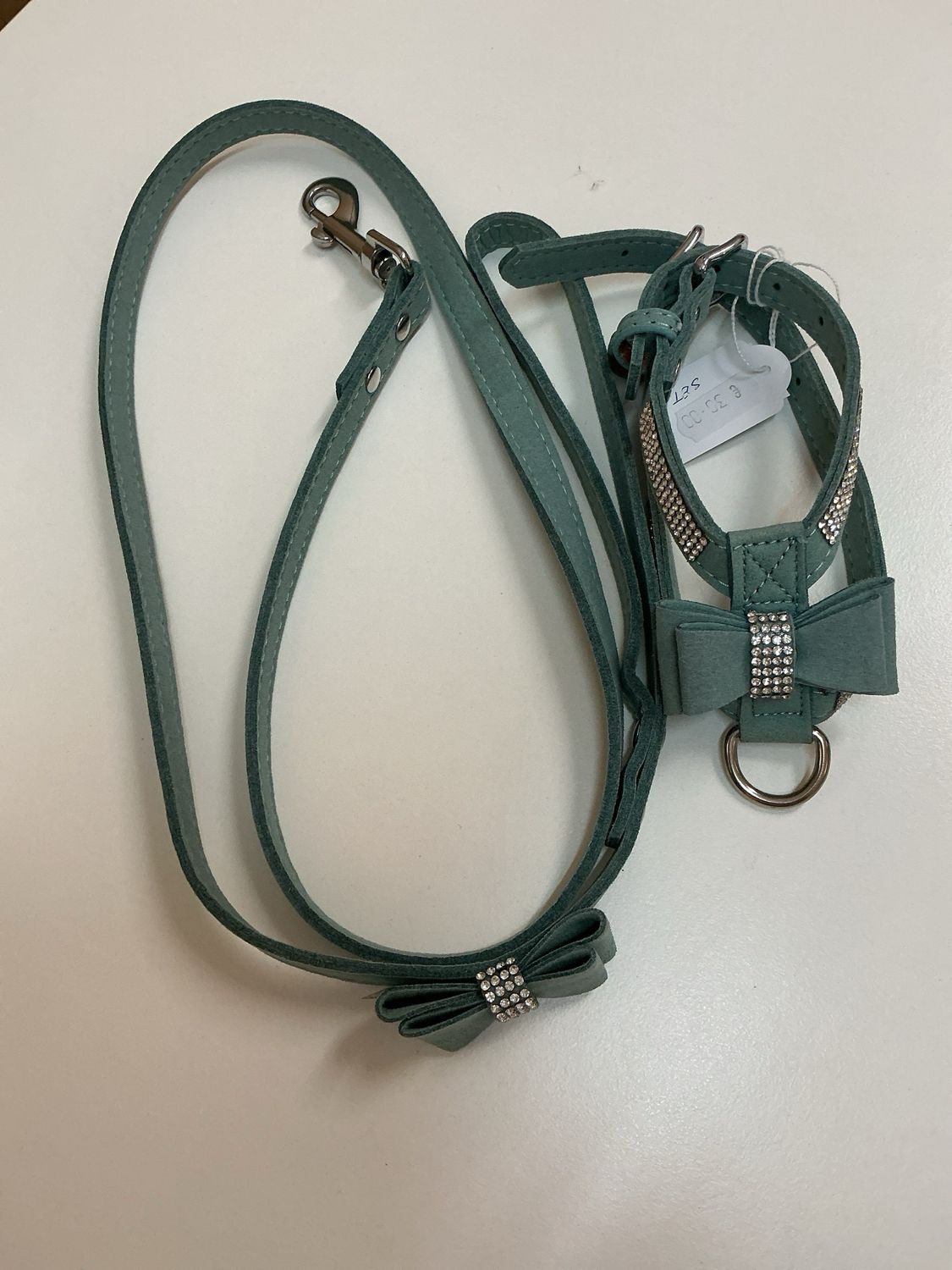 Halsband en leiband groen met steentjes maat 25 cm